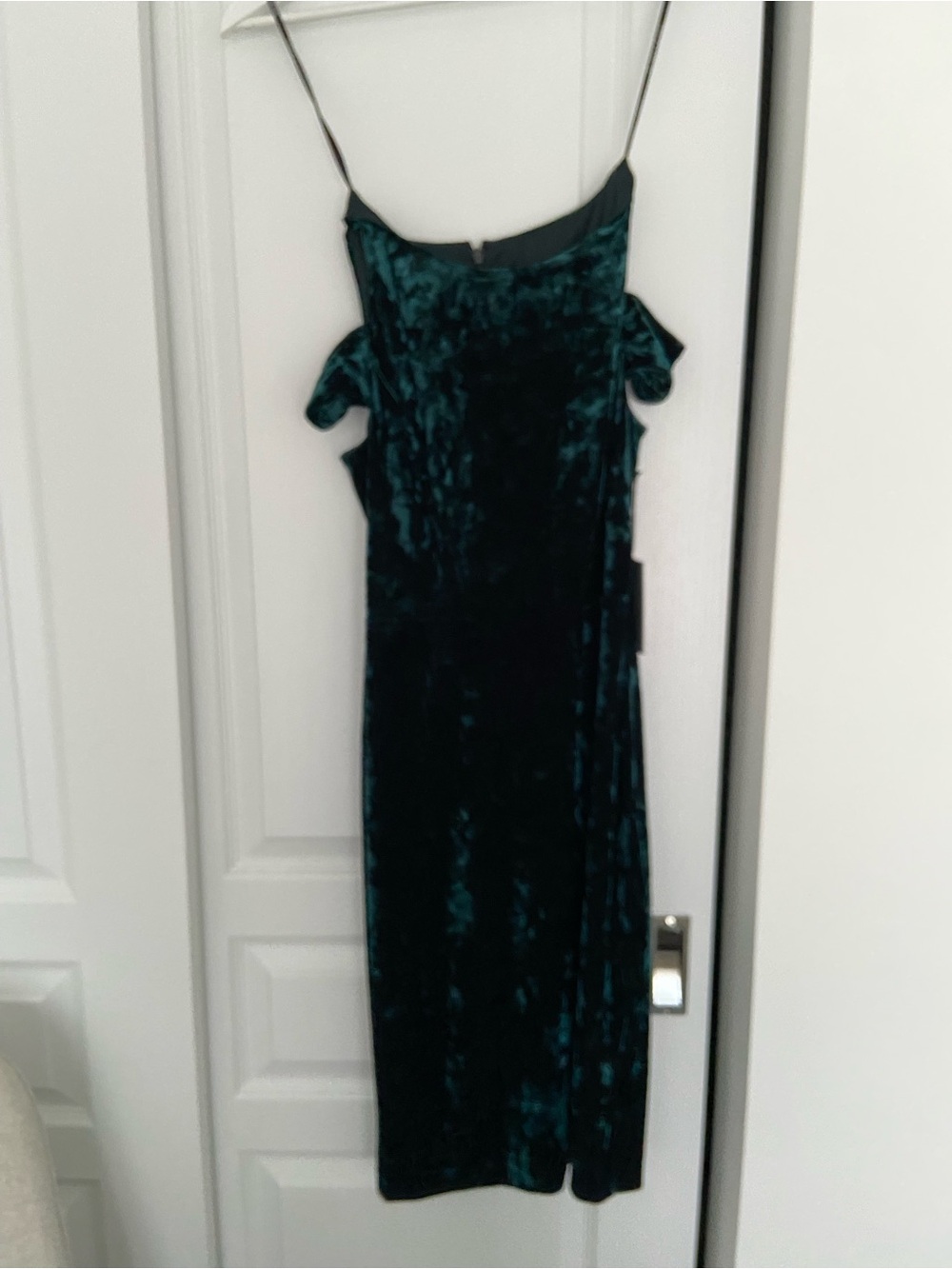 Vince Camuto Emerald Green Cold Shoulder Crushed Velvet Sheath Dress - Picture 7 of 10